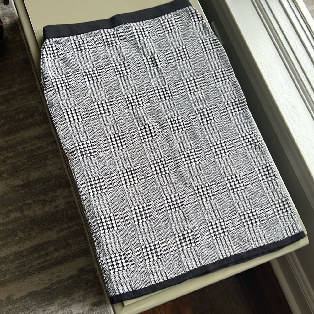 Vince Camuto skirt